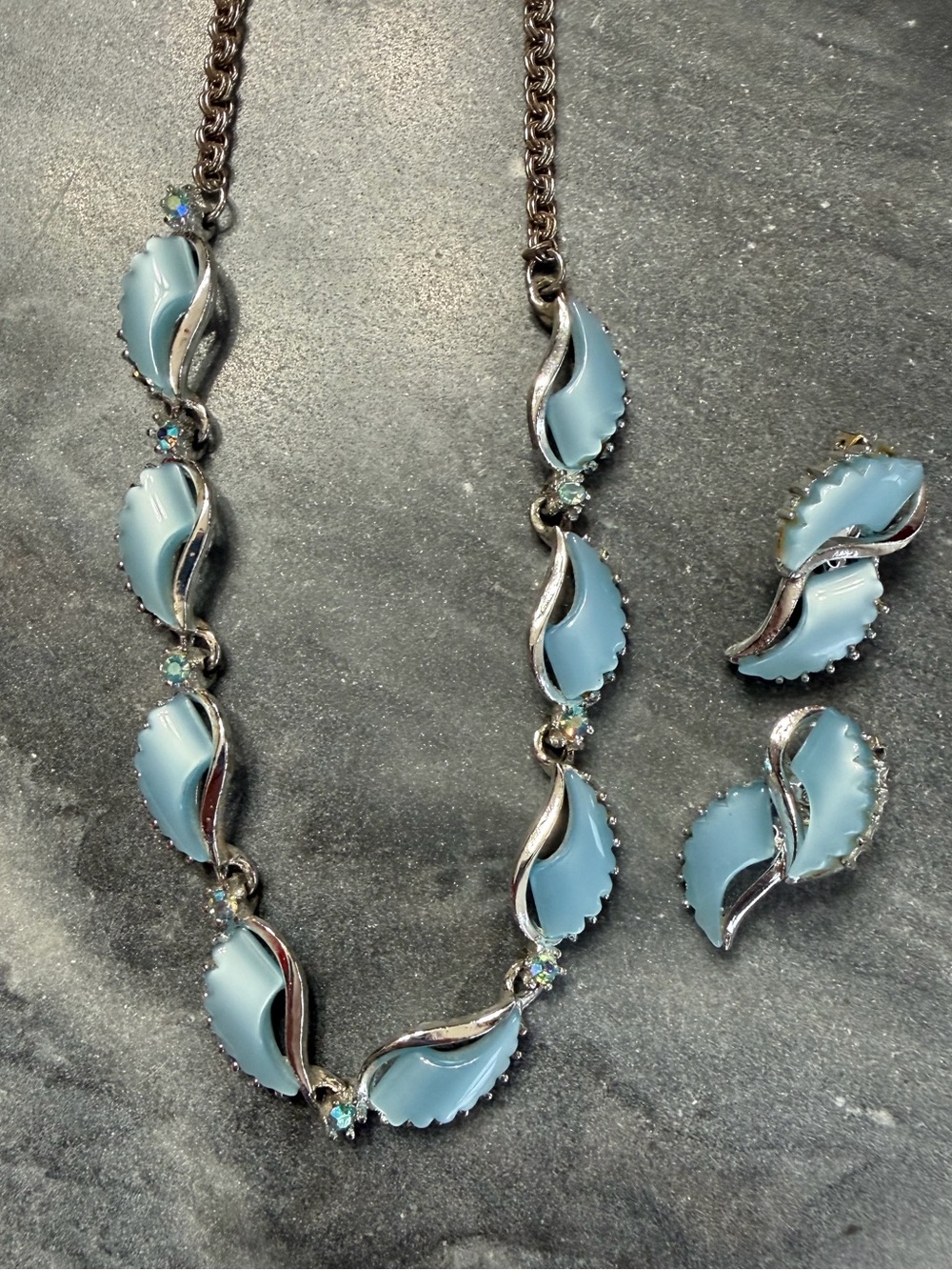 Vintage Baby Blue Thermoset Moonglow Lucite Necklace Clip on Earrings Set - Picture 3 of 10